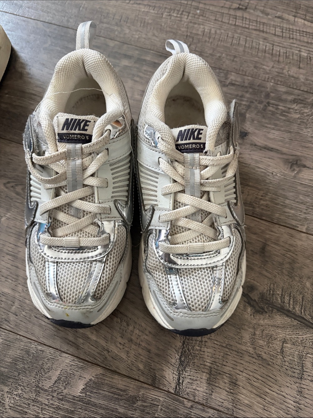Nike Kids Silver and White Vomero 5 Sneakers